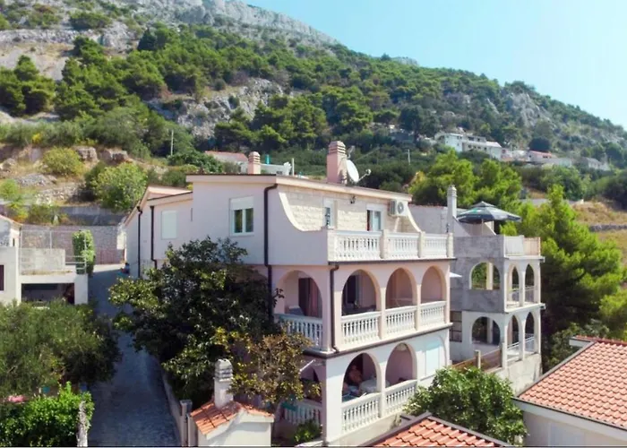 Apartmani Lugonja***